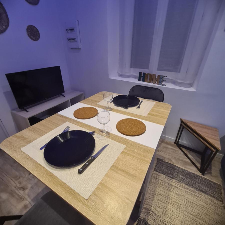 Tres Joli Appartement 2 Pieces, Centre-Ville Tuchan Exteriér fotografie